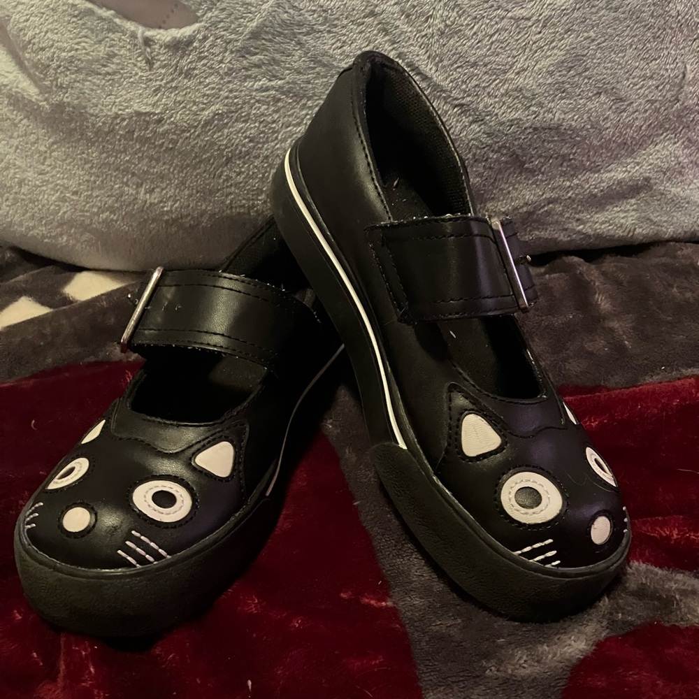 TUK Cat Shoes